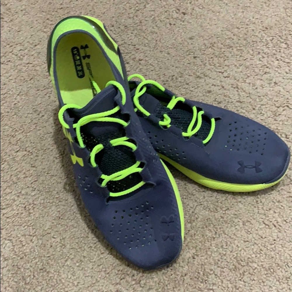 Gently worn men’s Under Armour shoes